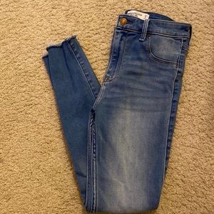 Abercrombie & Fitch the Jean legging high rise jeans size 27/4 short